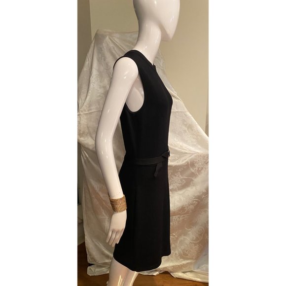 ST. JOHN COLLECTION KNIT SLEEVELESS DRESS  (6) EUC - Picture 6 of 8
